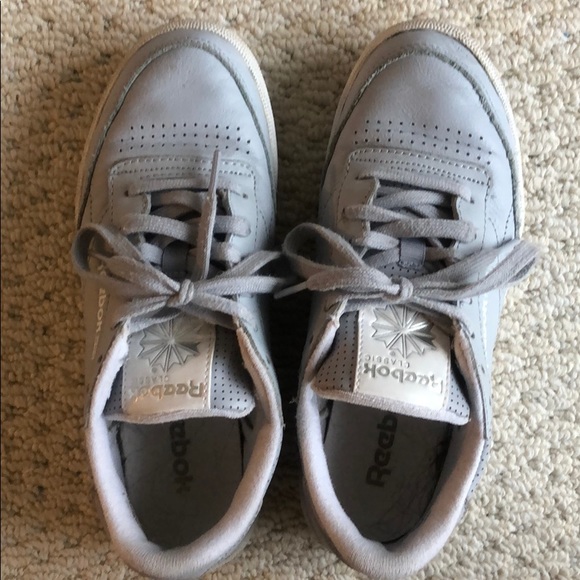 Reebok Classic Sneaker (Size 5.5) - Picture 4 of 5